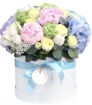 Объемная композиция в шляпной коробке