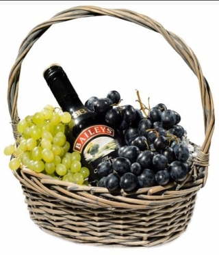 Grapes (2,5 kg) & Beileys 0,5 l