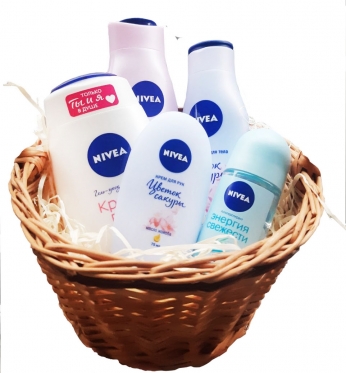 The Lady Nivea set