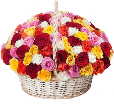 25-151 Классических разноцветных роз в корзине