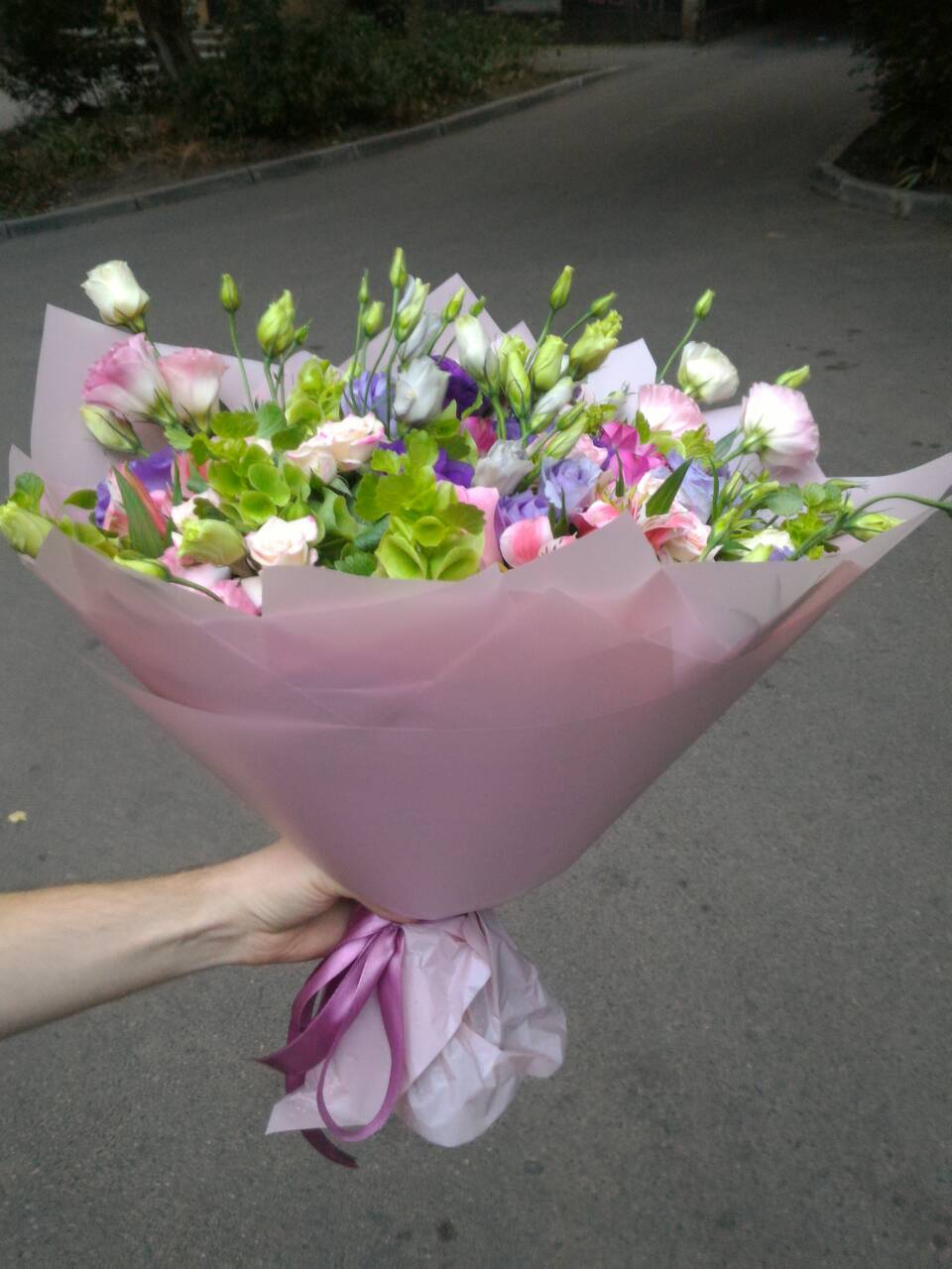 Mixed pink bouquet image 0